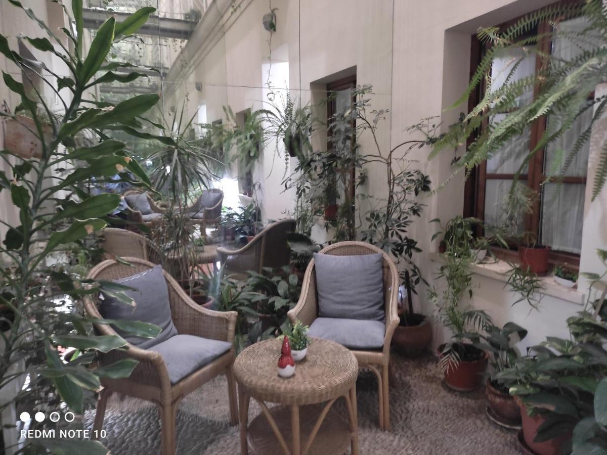 Hostal Puerta Carmona Севилья Экстерьер фото