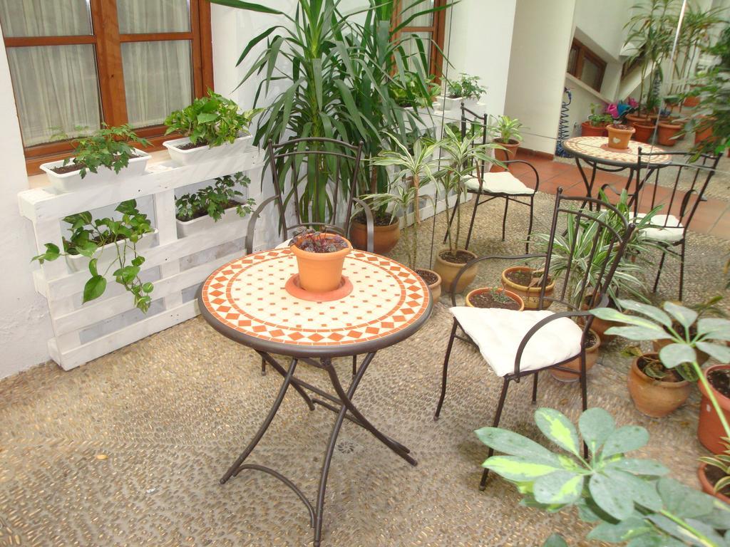 Hostal Puerta Carmona Севилья Экстерьер фото